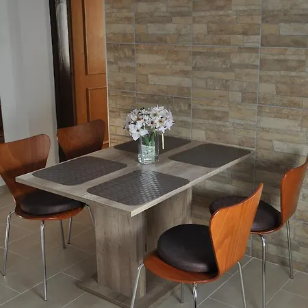 Apartament Tolnaricum *